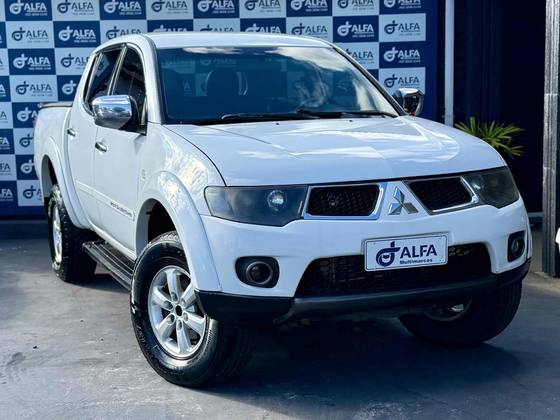 MITSUBISHI L200 TRITON 3.2 HPE 4X4 CD 16V TURBO INTERCOOLER DIESEL 4P AUTOMÁTICO